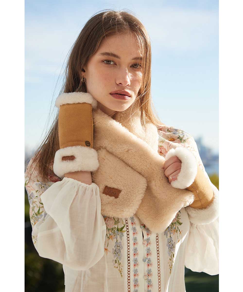 UGG Fingerless Mitten - Image 3